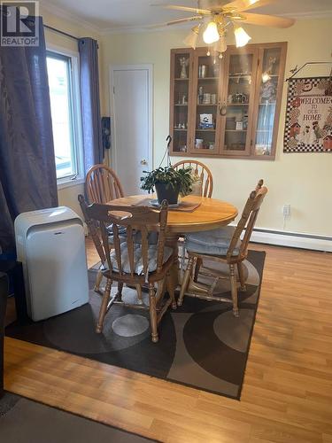 39 Hart Rd, Elliot Lake, ON - Indoor Photo Showing Dining Room