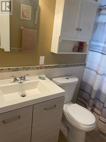 39 Hart Rd, Elliot Lake, ON - Indoor Photo Showing Bathroom