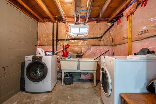 9 Delawana Drive, Hamilton, ON - Indoor Photo Showing Laundry Room