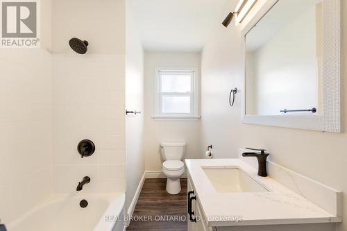 136 Jacobson Ave, St. Catharines, ON - Indoor Photo Showing Bathroom