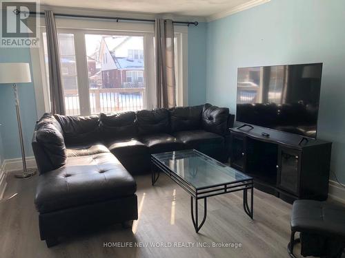 5189 Jepson Street, Niagara Falls, ON - Indoor Photo Showing Living Room