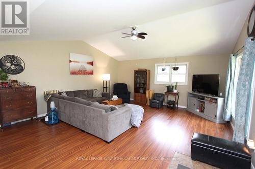 35 Leslie Frost Lane, Kawartha Lakes, ON - Indoor Photo Showing Living Room