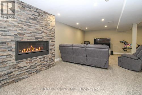 689 Spillsbury Dr, Peterborough, ON - Indoor With Fireplace