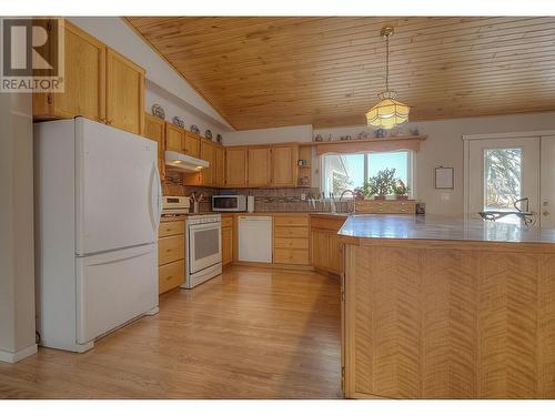 6599 Black Creek Road, Horsefly, BC - Indoor Photo Showing Kitchen