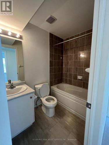 55 - 70 Knotsberry Circle, Brampton, ON - Indoor Photo Showing Bathroom
