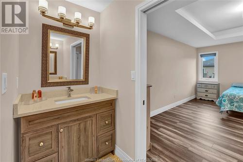 21 Woodland, Kingsville, ON - Indoor Photo Showing Bathroom