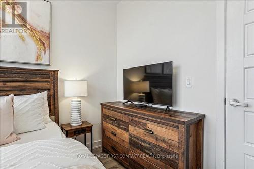410 - 375 Sea Ray Avenue, Innisfil, ON - Indoor Photo Showing Bedroom