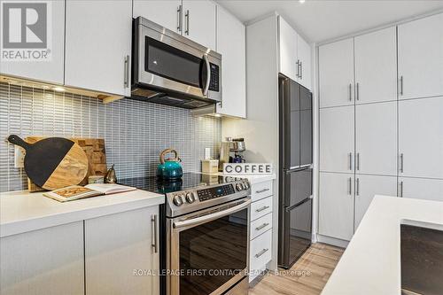410 - 375 Sea Ray Avenue, Innisfil, ON - Indoor Photo Showing Kitchen