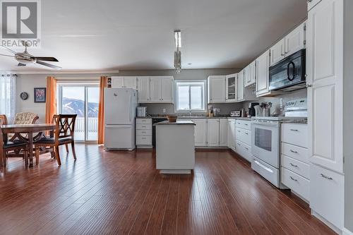 6 Green Garden Road, Norris Point, NL - Indoor Photo Showing Kitchen