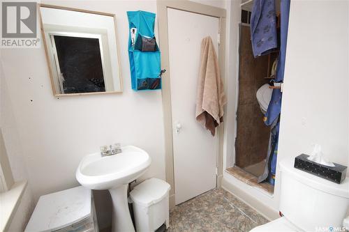 1491 100Th Street, North Battleford, SK - Indoor Photo Showing Bathroom