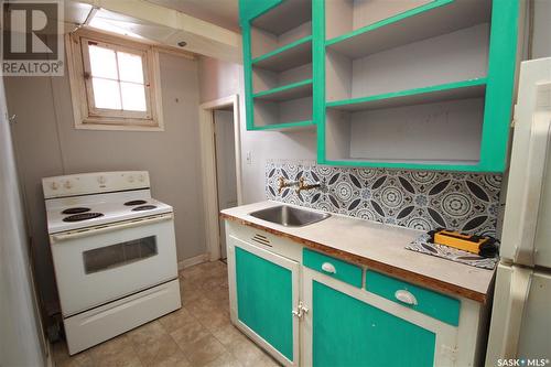 1491 100Th Street, North Battleford, SK - Indoor Photo Showing Kitchen