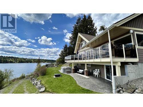 6160 Lakeshore Drive, Horse Lake, BC - Outdoor With Deck Patio Veranda