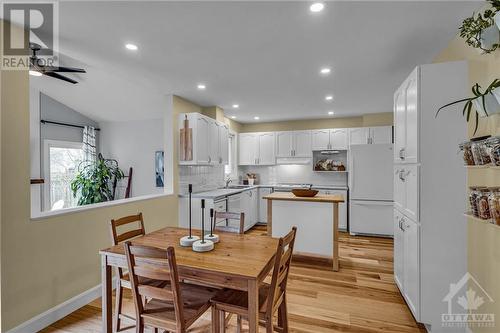 Large eat-in kitchen - 22 Fernbrook Place, Kanata, ON - Indoor Photo Showing Other Room