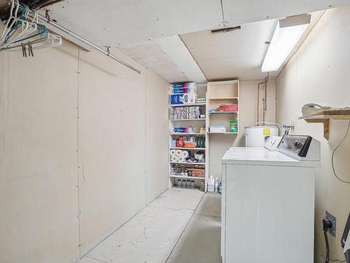 Salle de lavage - 142 Rue Féré, Saint-Eustache, QC - Indoor Photo Showing Laundry Room