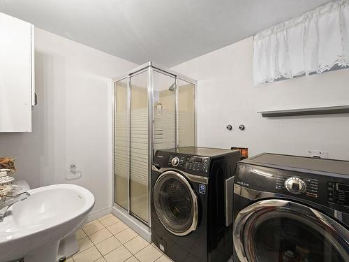 Salle de bains - 10 Rue Louis-Liénard-De-Beaujeu, Saint-Jean-Sur-Richelieu, QC - Indoor Photo Showing Laundry Room