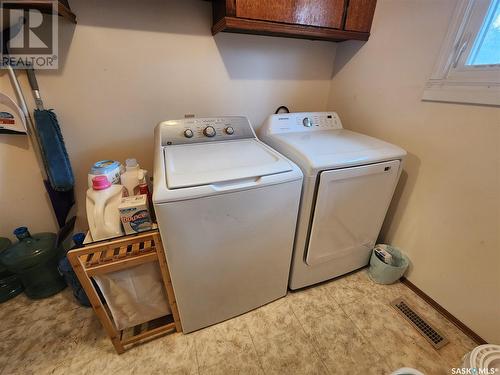 810 Healy Avenue, Radville, SK - Indoor Photo Showing Laundry Room
