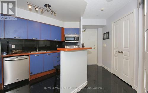 #808 -55 Harrison Garden Blvd, Toronto, ON - Indoor Photo Showing Kitchen With Double Sink