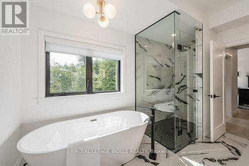 35 Huntley Crescent, Kitchener, ON - Indoor Photo Showing Bathroom