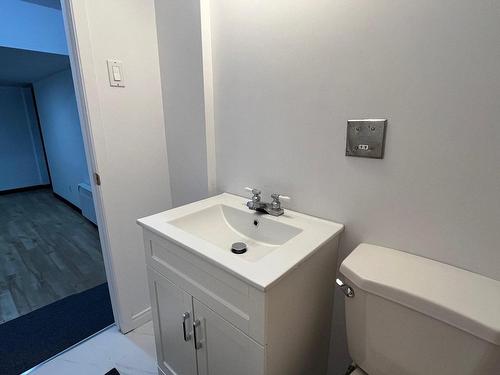 Bathroom - 3255 Rue Bertin, Longueuil (Le Vieux-Longueuil), QC - Indoor Photo Showing Bathroom