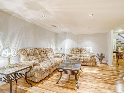 Family room - 32 Ch. Malette, Gracefield, QC - Indoor Photo Showing Living Room