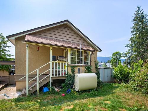 2458 Rosstown Rd, Nanaimo, BC - Outdoor With Deck Patio Veranda