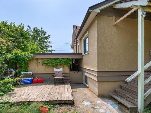 2458 Rosstown Rd, Nanaimo, BC - Outdoor With Deck Patio Veranda With Exterior