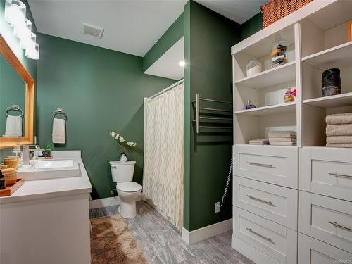 1579 Rondeault Rd, Cowichan Bay, BC - Indoor Photo Showing Bathroom