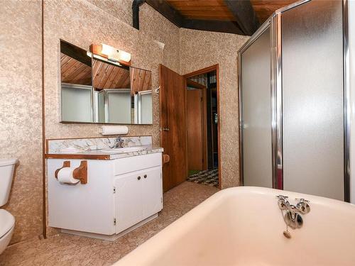 4297 Camco Rd, Courtenay, BC - Indoor Photo Showing Bathroom