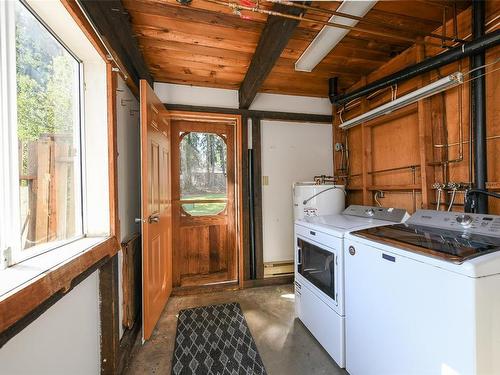4297 Camco Rd, Courtenay, BC - Indoor Photo Showing Laundry Room