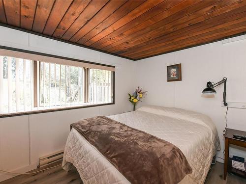 4297 Camco Rd, Courtenay, BC - Indoor Photo Showing Bedroom