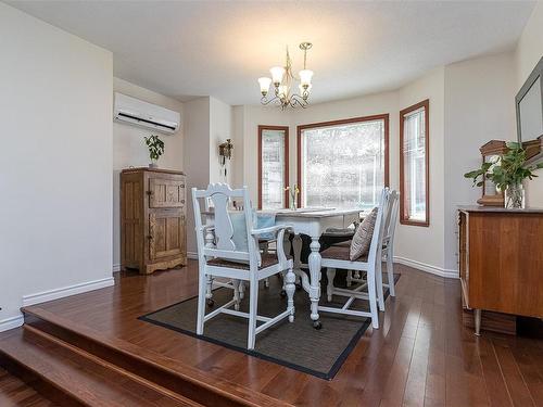 6428 Abbey Rd, Duncan, BC - Indoor Photo Showing Dining Room