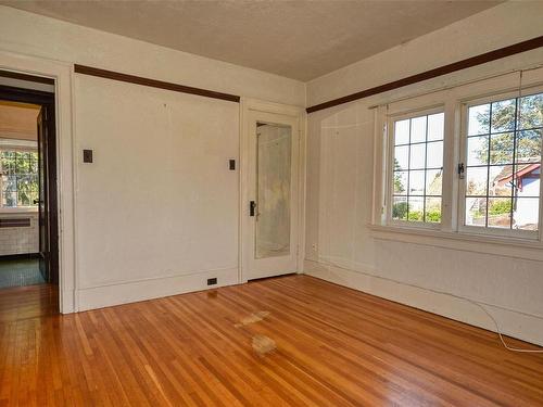 555 Newport Ave, Oak Bay, BC - Indoor Photo Showing Other Room