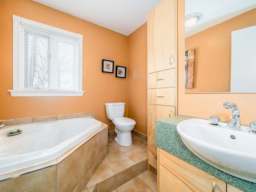 Bathroom - 4405 Rue Beaubien, Québec (La Haute-Saint-Charles), QC - Indoor Photo Showing Bathroom