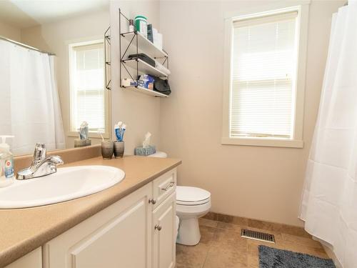 121-914 Craig Road, Kelowna, BC - Indoor Photo Showing Bathroom
