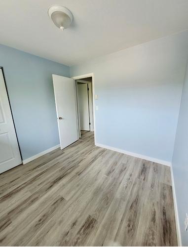 208-3505 38 Street, Vernon, BC - Indoor Photo Showing Other Room