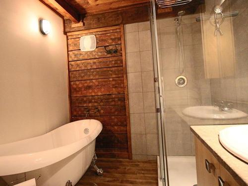 Dwelling - 328  - 332 Rue St-Paul, Trois-Rivières, QC - Indoor Photo Showing Bathroom