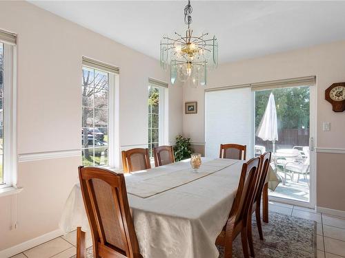 873 Mulholland Dr, Parksville, BC - Indoor Photo Showing Dining Room