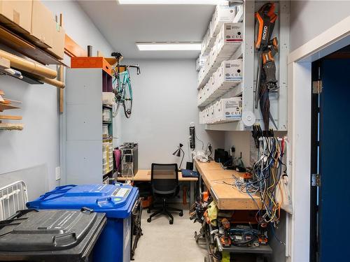 4354 Brentview Dr, Cowichan Bay, BC - Indoor Photo Showing Garage