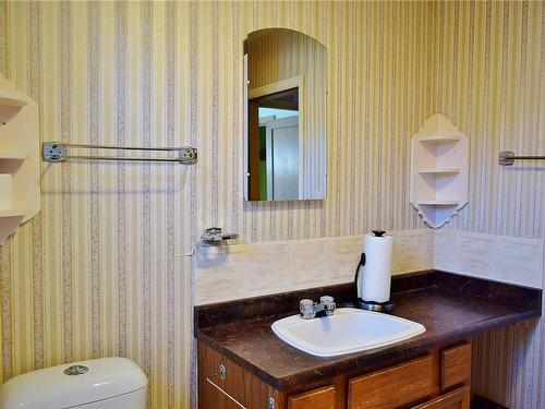 1014 Vista Ave, Duncan, BC - Indoor Photo Showing Bathroom