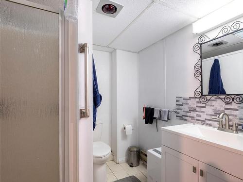 3808 Exton St, Port Alberni, BC - Indoor Photo Showing Bathroom