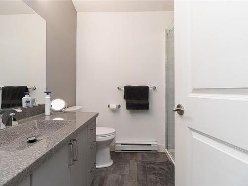 1106 Tolmie Ave, Saanich, BC - Indoor Photo Showing Bathroom