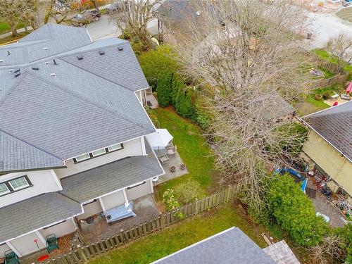 1106 Tolmie Ave, Saanich, BC - Outdoor