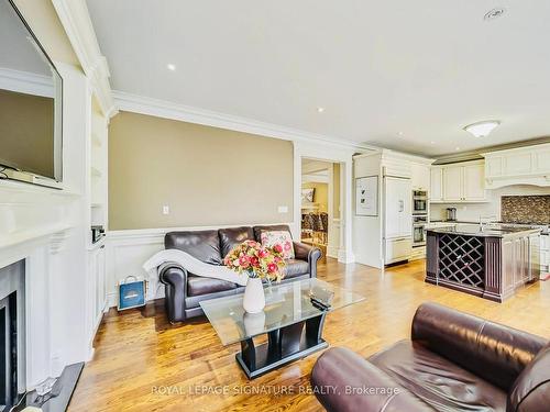 292 Laird Dr, Toronto, ON - Indoor Photo Showing Living Room