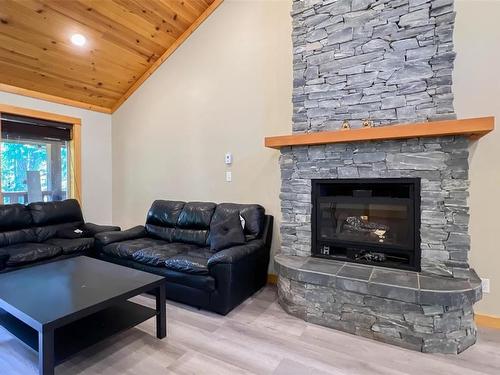 1655 Cole Rd, Sooke, BC - Indoor Photo Showing Living Room With Fireplace