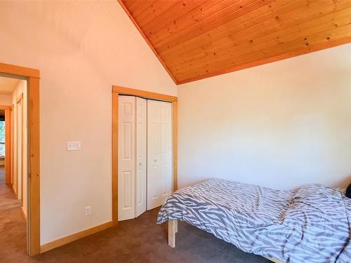 1655 Cole Rd, Sooke, BC - Indoor Photo Showing Bedroom