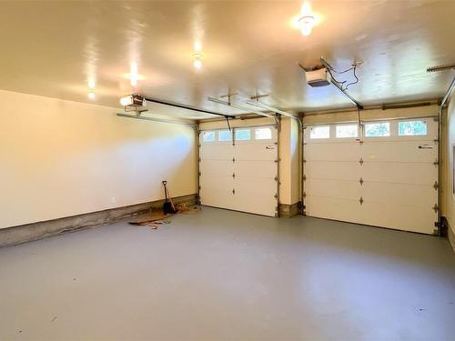 1655 Cole Rd, Sooke, BC - Indoor Photo Showing Garage