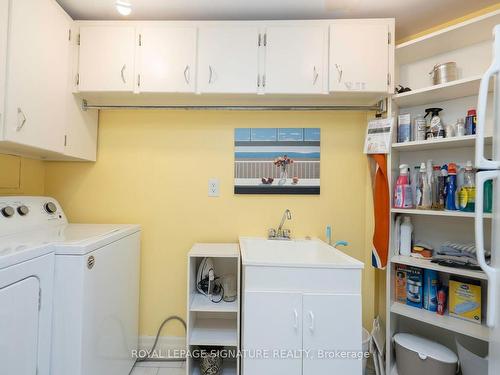 801-240 Heath St W, Toronto, ON - Indoor Photo Showing Laundry Room