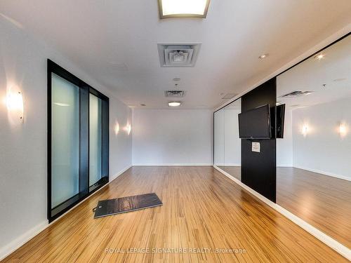 1110-100 Western Battery Rd, Toronto, ON - Indoor Photo Showing Other Room