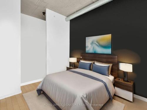 916-170 Bayview Ave, Toronto, ON - Indoor Photo Showing Bedroom