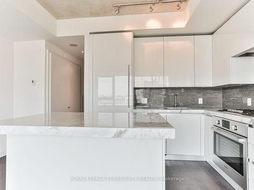 Ph 1414-629 King St W, Toronto, ON - Indoor Photo Showing Kitchen With Upgraded Kitchen